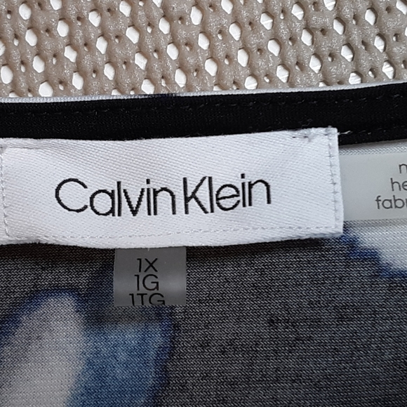 Top - Picture 3 of 3